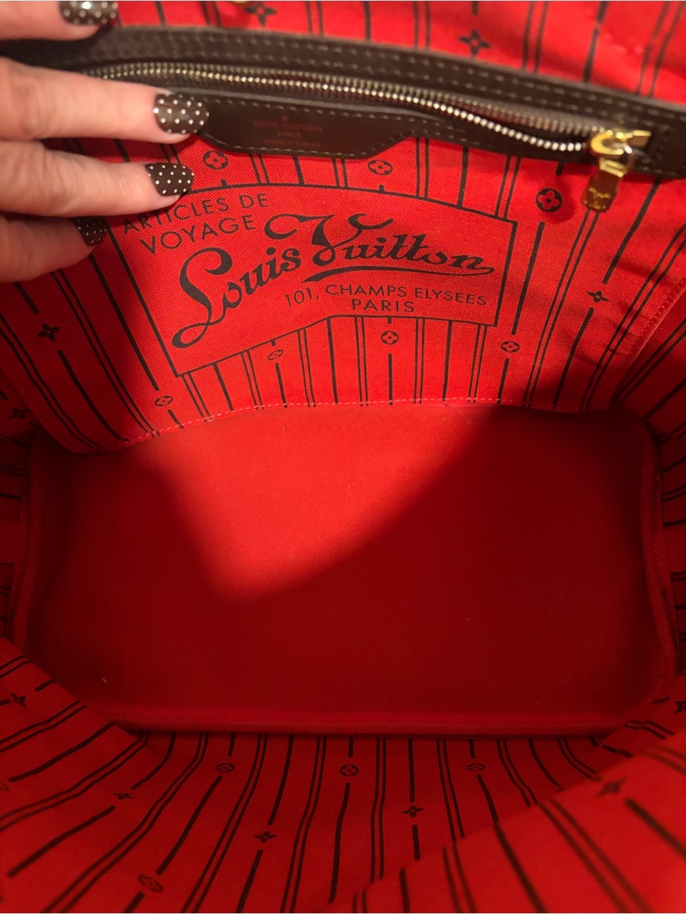 Louis Vuitton Damier
Ebene Canvas Tote with Dark Brown Trim and Red Interior/GM - Picture 7 of 15